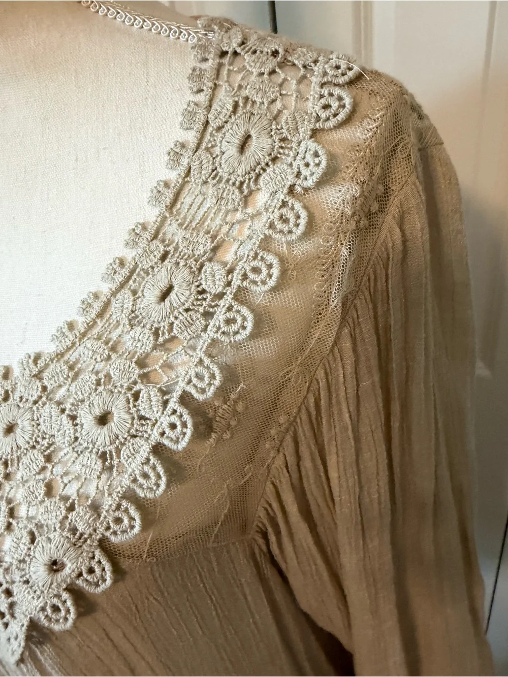 Hannah Crochet Yoke Boho Blouse Size
Large VGUC - Picture 7 of 16